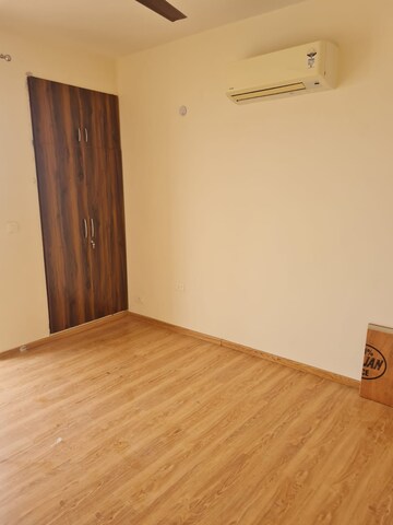 Room in 2 BHK Apartment at Raheja Vedaanta, Sector 108 – for Rent