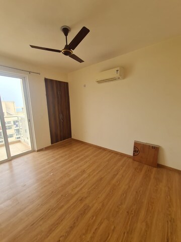 Room in 2 BHK Apartment at Raheja Vedaanta, Sector 108 – for Rent