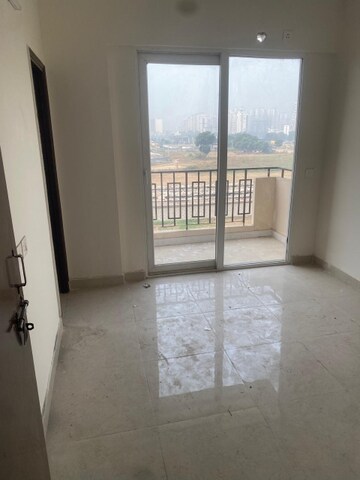 Room in 2 BHK Apartment at Signature Global The Millennia, Sector 37d – for Rent