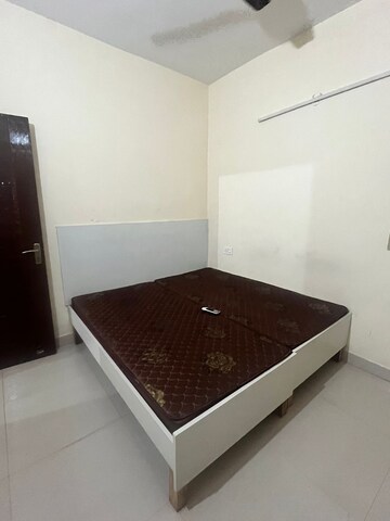 Bedroom in 2 BHK Apartment at Kharar Road – for Rent