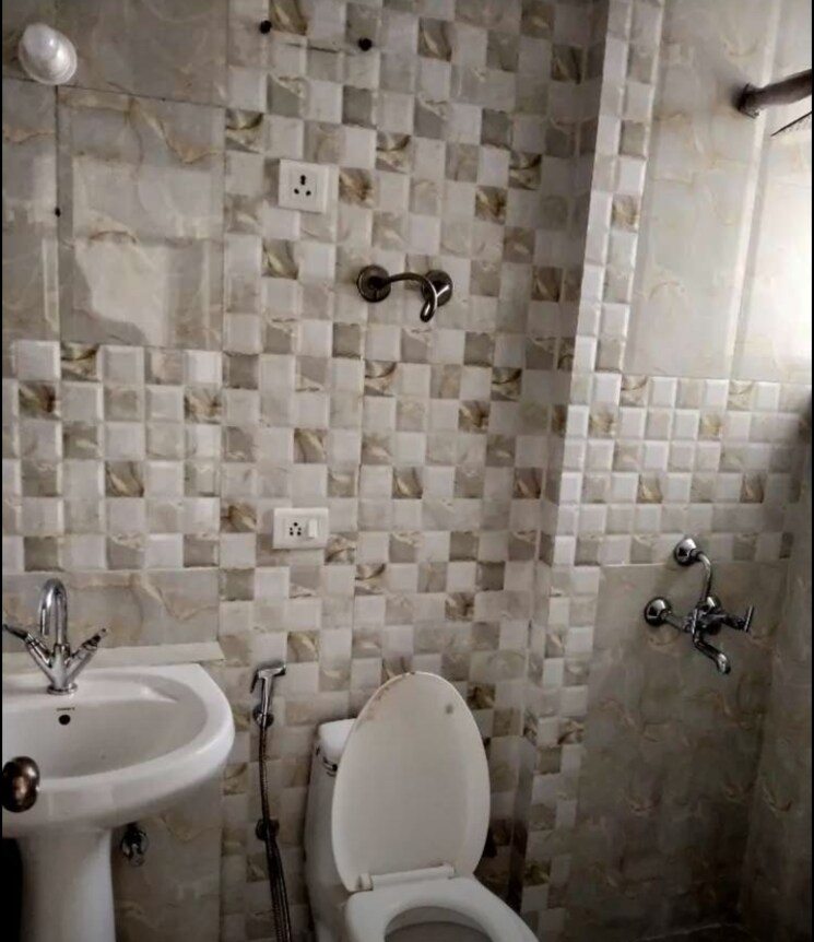Bathroom, ansal-royal-heritage 3 Bedroom 1485 Sq.Ft. Apartment In Sector 70 Faridabad 8423655