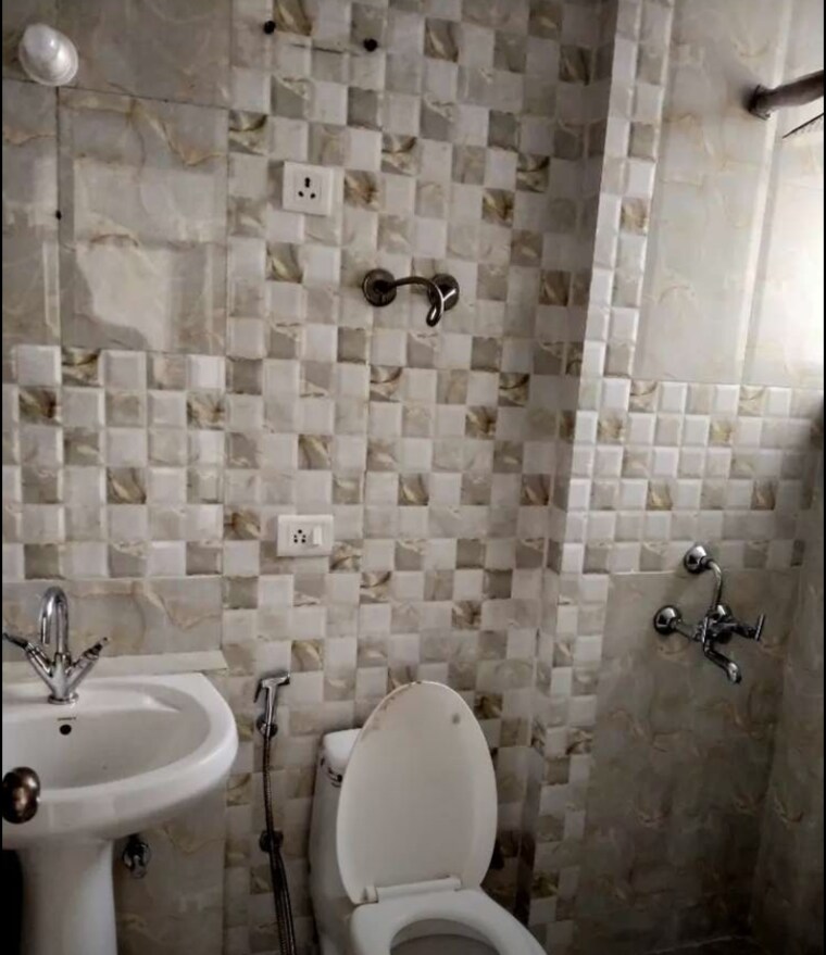 Bathroom, ansal-royal-heritage 3 Bedroom 1485 Sq.Ft. Apartment In Sector 70 Faridabad 8423655