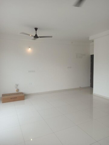 Room in 2 BHK Apartment at Godrej Aqua, International Airport Road – for Rent