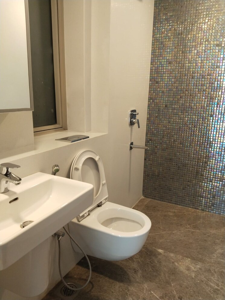 Bathroom, worli 3 Bedroom 1178 Sq.Ft. Apartment In Worli Mumbai 8423718