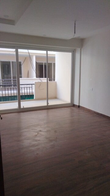 Room in 3 BHK Builder Floor at GHB Splande, Patiala Road – for Rent