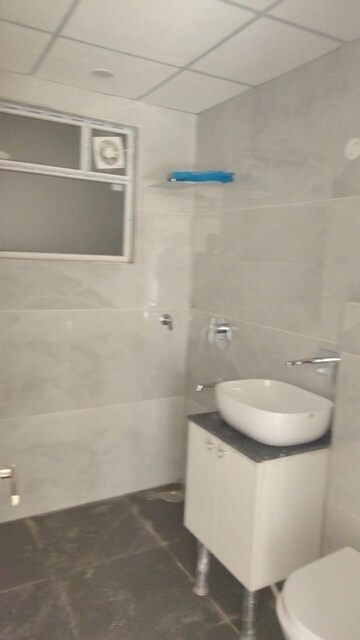 Bathroom in 3 BHK Builder Floor at GHB Splande, Patiala Road – for Rent