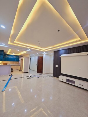 Furnished Amenities in 4 BHK Builder Floor at Vatika City, Sector 49 – for Sale