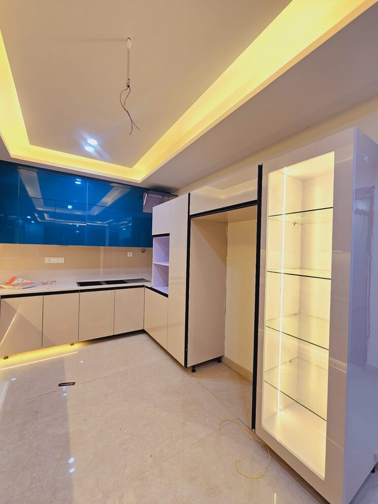 Kitchen, vatika-city 4 Bedroom 285 Sq.Yd. Builder Floor In Sector 49 Gurgaon 8423758