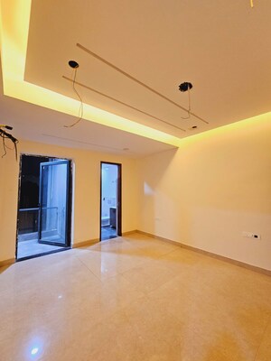 Room in 4 BHK Builder Floor at Vatika City, Sector 49 – for Sale