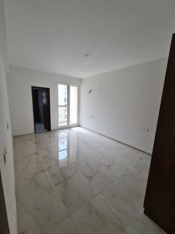 Room in 4 BHK Apartment at NK Sharma Savitry Greens, Lohgarh – for Rent