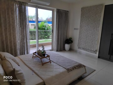 Room in 4 BHK Apartment at Merlin Avana, Tollygunge – for Sale