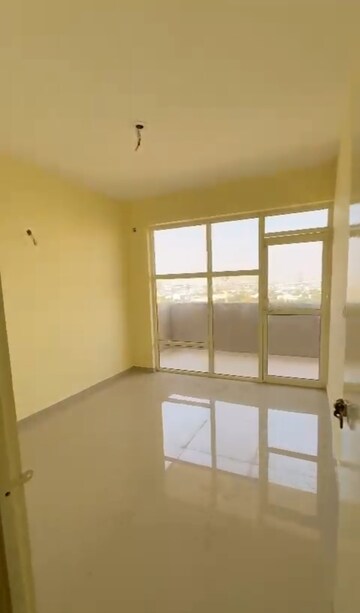 2 BHK Apartment For Rent in Pyramid Pride, Sector 76