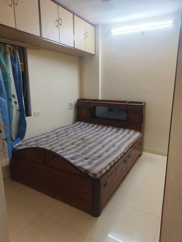 Bedroom in 1 BHK Apartment at Bindra Complex, Andheri East – for Rent