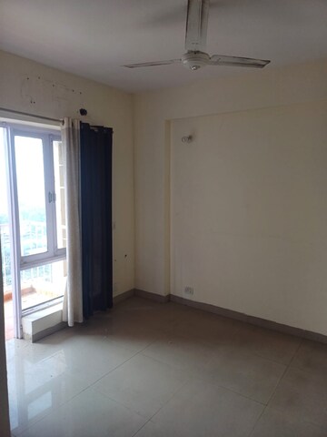 Room in 3 BHK Apartment at Shiv Sai Ozone Park, Sector 86 – for Sale