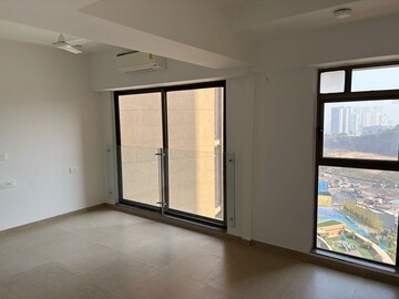 Room in 2 BHK Apartment at Shapoorji Pallonji Vicinia, Powai – for Rent