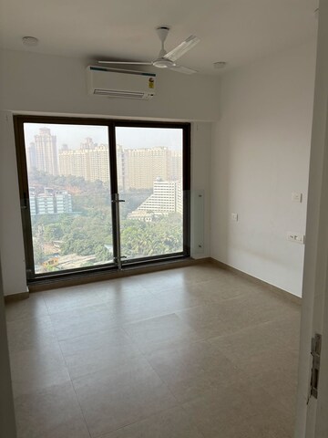 2 BHK Apartment For Rent in Shapoorji Pallonji Vicinia, Powai