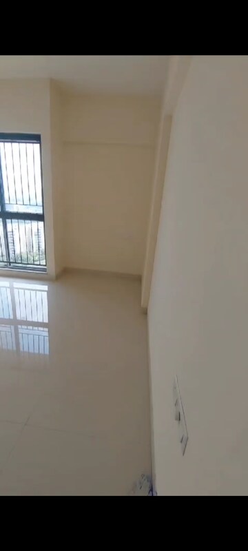 Room in 2 BHK Apartment at Kumar Princetown, Undri – for Rent