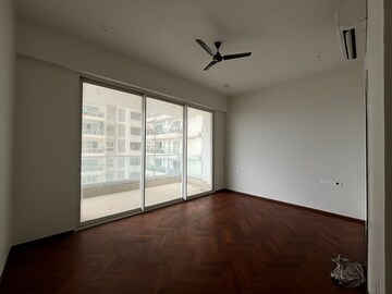 Room in 3 BHK Apartment at Omkar Alta Monte, Malad East – for Rent
