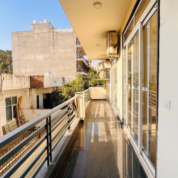 Balcony, vipul-business-park 3 Bedroom 192 Sq.Yd. Builder Floor In Tikri Gurgaon 8424334