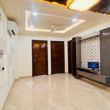 Bedroom in 3 BHK Builder Floor at Vipul Business Park, Tikri – for Sale