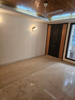 Room in 4 BHK Builder Floor at Panchsheel Park – for Sale