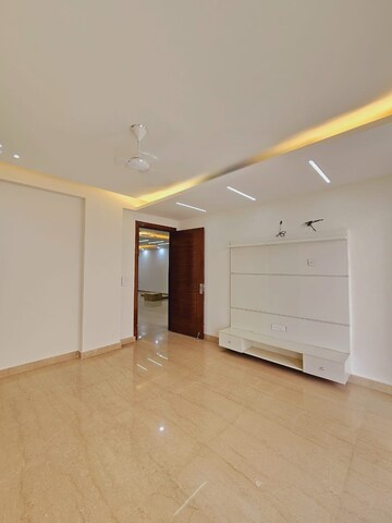 Room in 4 BHK Builder Floor at M3M Atrium, Sector 57 – for Sale