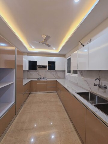 Kitchen in 4 BHK Builder Floor at M3M Atrium, Sector 57 – for Sale
