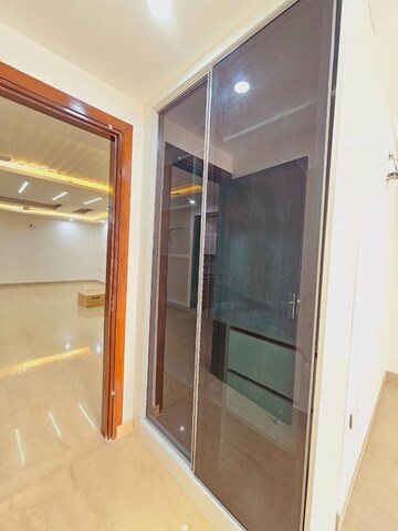 Building Lobby in 4 BHK Builder Floor at M3M Atrium, Sector 57 – for Sale