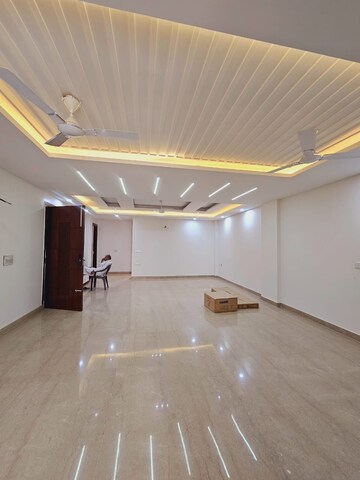 Kitchen in 4 BHK Builder Floor at M3M Atrium, Sector 57 – for Sale