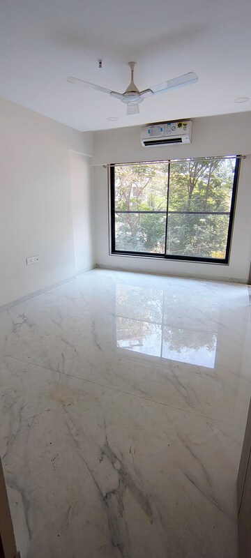 Room in 2 BHK Apartment at Runwal Nirvana, Parel – for Rent