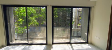 Room in 2 BHK Apartment at Runwal Nirvana, Parel – for Rent