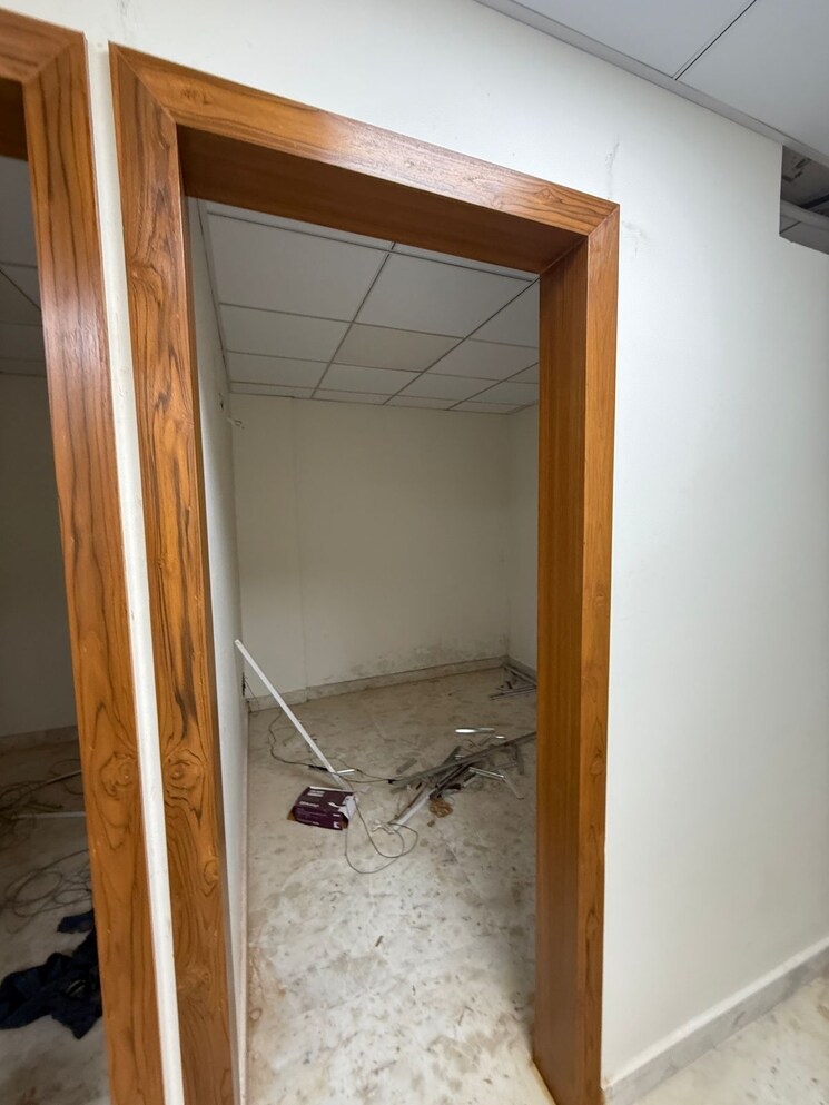 Room, greater kailash i Commercial Co Working Space 208 Sq.Yd. In Greater Kailash I Delhi 8424390