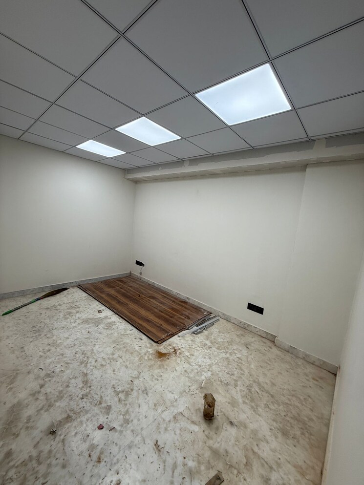 Room, greater kailash i Commercial Co Working Space 208 Sq.Yd. In Greater Kailash I Delhi 8424390