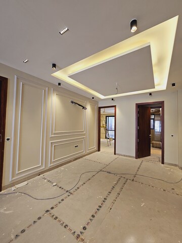 Building Lobby in 3 BHK Builder Floor at Settlers India, Sector 57 – for Sale