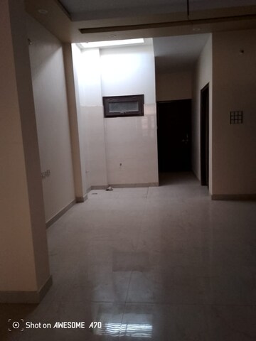 Room in 2 BHK Apartment at SM Tower Jankipuram, Jankipuram – for Sale