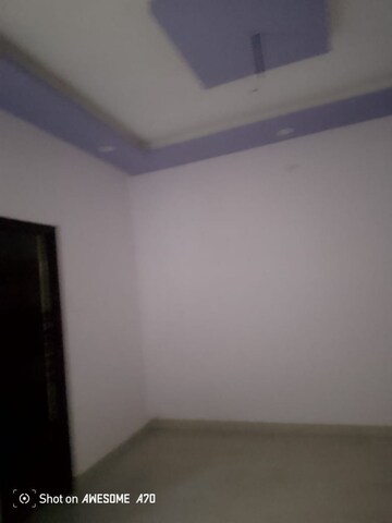 Room in 2 BHK Apartment at SM Tower Jankipuram, Jankipuram – for Sale