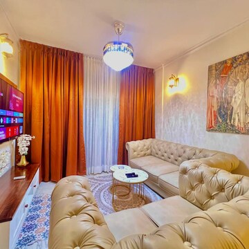 Bedroom in 3 BHK Apartment at Gomti Nagar – for Rent