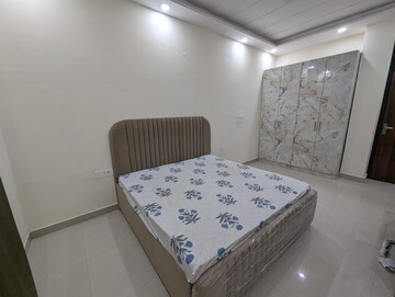 Bedroom in 1 BHK Builder Floor at DLF City Phase III, Sector 24 – for Rent