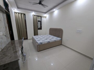Living Room in 1 BHK Builder Floor at DLF City Phase III, Sector 24 – for Rent
