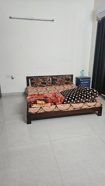 Bedroom in 4 BHK Apartment at Shri Sai Kripa Rainbow Apartments, Sector 43 – for Rent