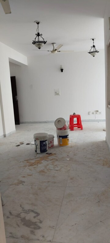 Room in 3 BHK Apartment at Sector 13, Dwarka – for Rent