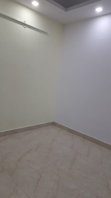 Room in 1 BHK Builder Floor at Mahavir Enclave 1 – for Rent