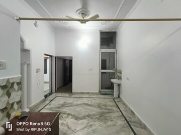 Room in 2 BHK Independent House at Gomti Nagar – for Rent