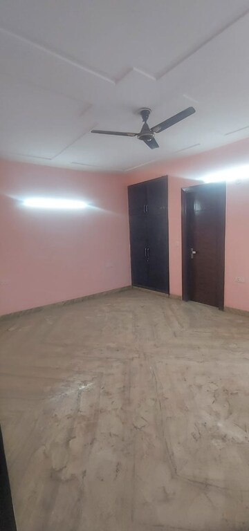 Room in 4 BHK Builder Floor at Sector 42 – for Sale