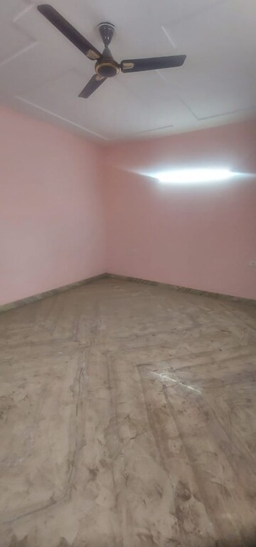 Room in 4 BHK Builder Floor at Sector 42 – for Sale