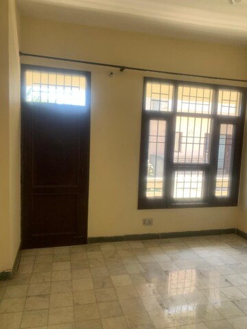 Room in 2 BHK Builder Floor at Sector 9 Panchkula – for Rent