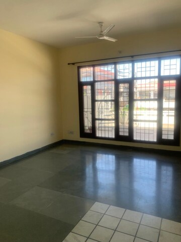 Room in 2 BHK Builder Floor at Sector 9 Panchkula – for Rent