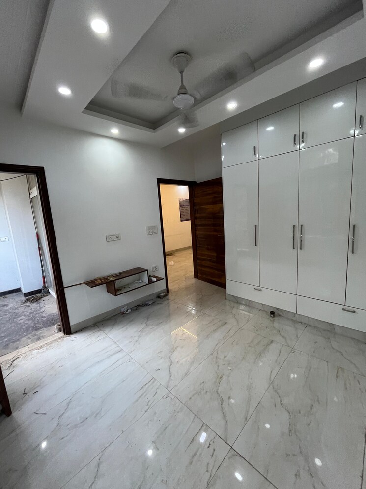 Room, sector 19 dwarka 2 Bedroom 1000 Sq.Ft. Apartment In Sector 19 Dwarka Delhi 8425210