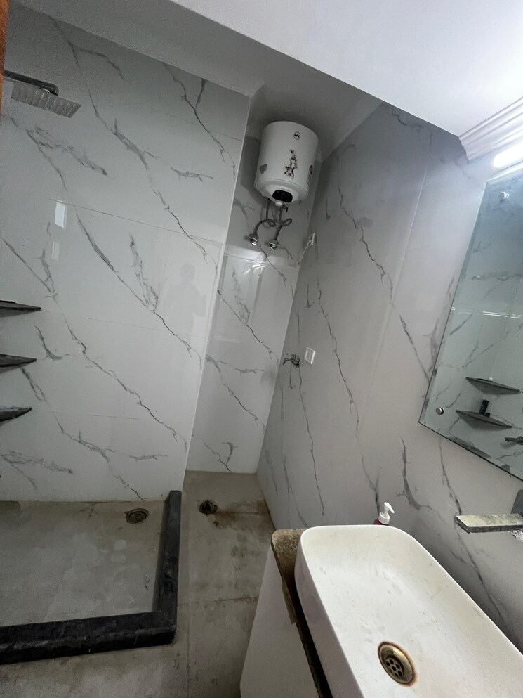 Bathroom, sector 19 dwarka 2 Bedroom 1000 Sq.Ft. Apartment In Sector 19 Dwarka Delhi 8425210