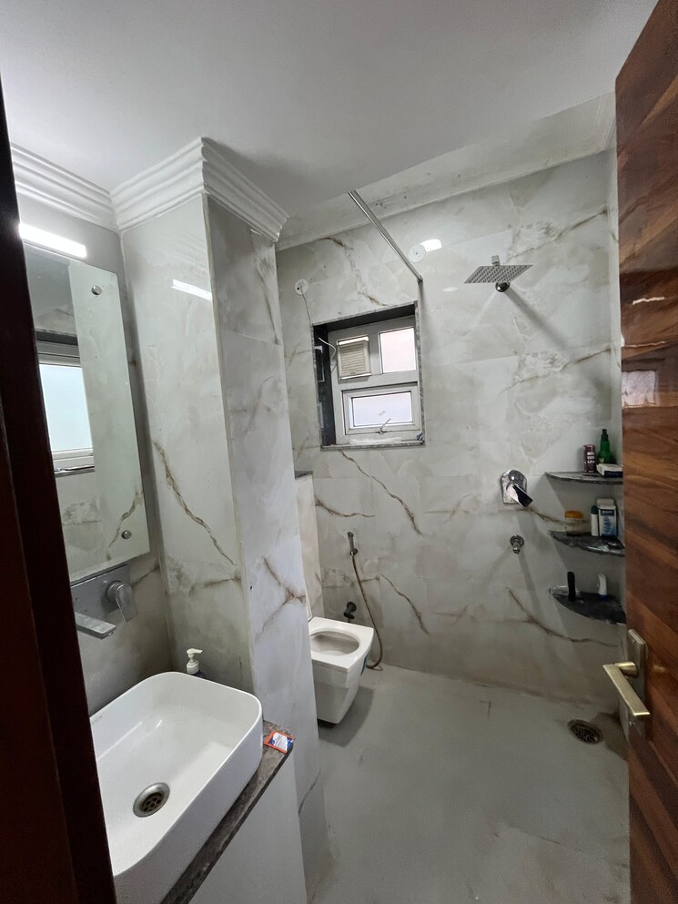 Bathroom, sector 19 dwarka 2 Bedroom 1000 Sq.Ft. Apartment In Sector 19 Dwarka Delhi 8425210